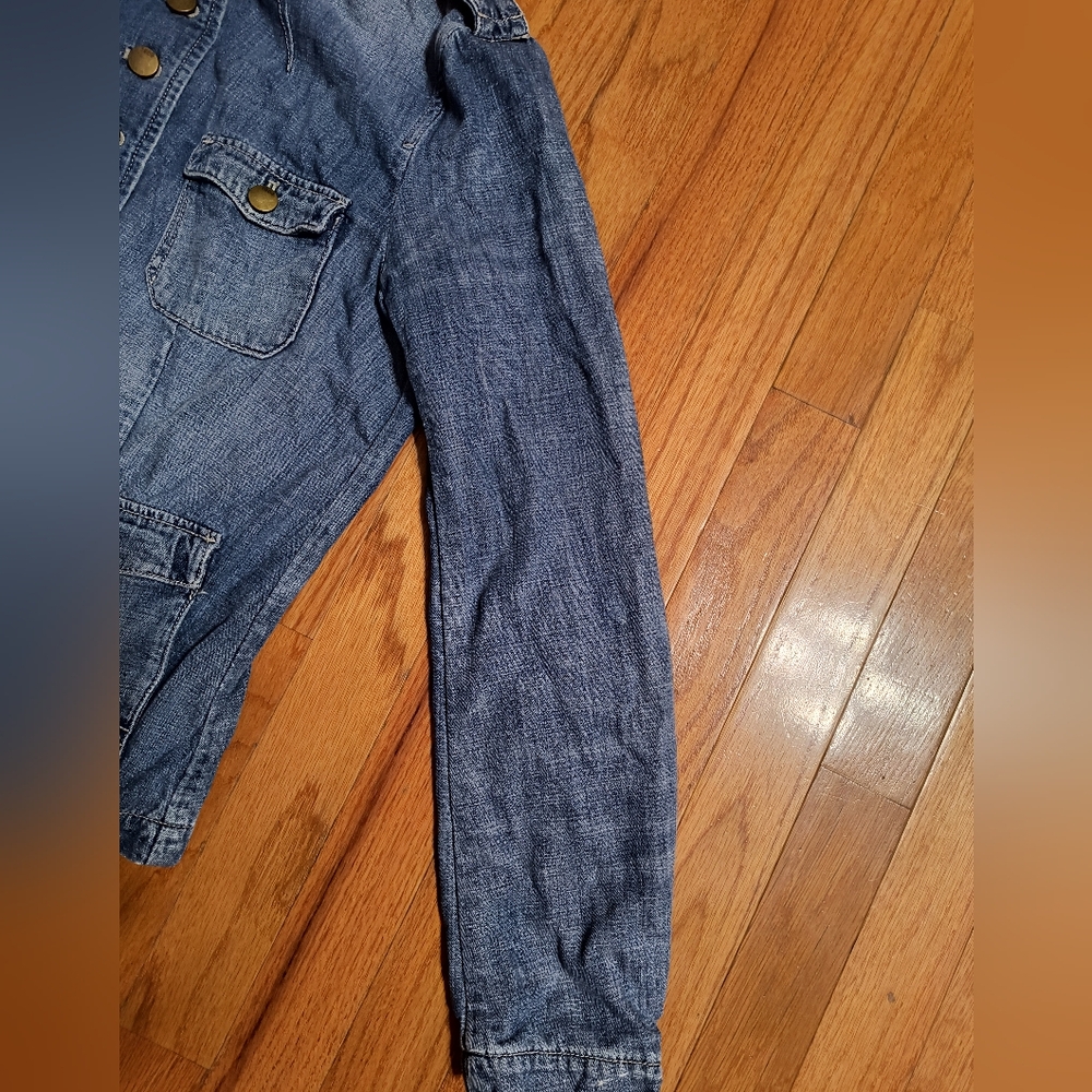 Gap Denim Blue Jean Jacket, Women's Medium, Buttons And Distressed Detail - Picture 6 of 16